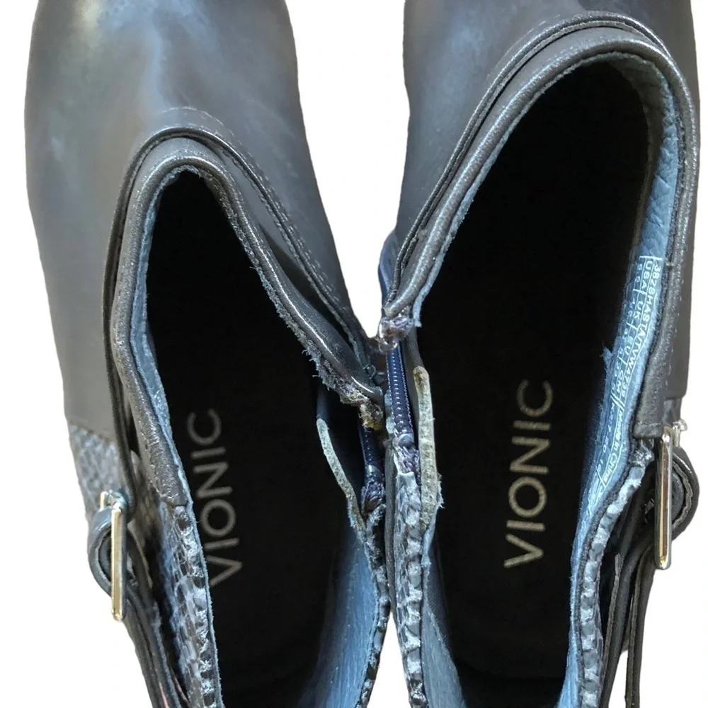 Vionic Shasta Gray Snake Print Wedge Ankle Bootie Size 6.5